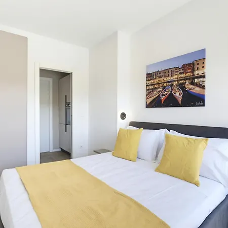 Regarda - Basiliko Sport With Tennis And Pool Apartment
