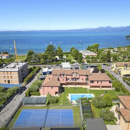 Regarda - Basiliko Sport With Tennis And Pool Apartment Bardolino